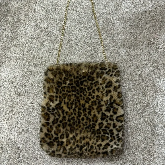 Fuzzy Cheetah Print Folding Purse - Picture 7 of 10